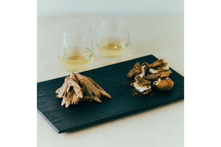 食感も楽しい“干しいちじくとシナモンクリチ”と“シナごぼサラダ”