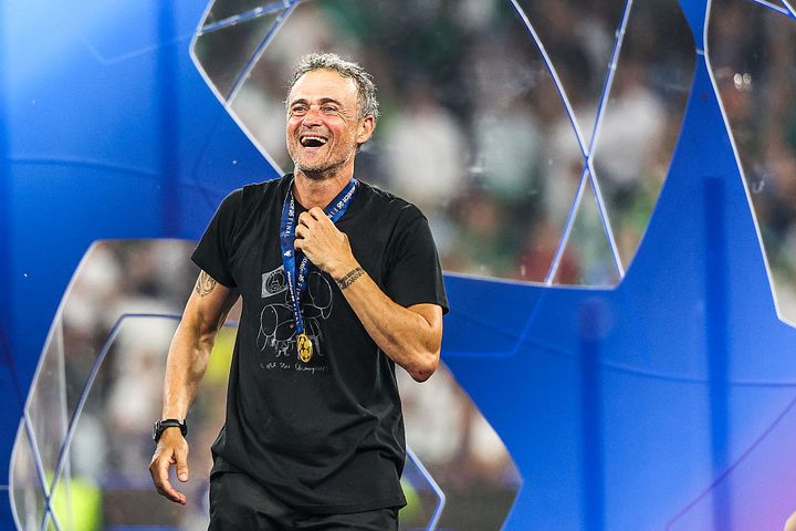 9歳娘を骨肉腫で亡くした世界的監督、優勝後に負けたチームにも感謝したワケ 「子供たちへの素晴らしい教訓になる」