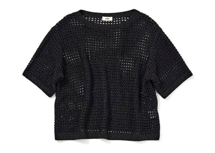 ラメを織り込んだブラックのメッシュは重ねるだけで箔づく。￥19,800（ロペ／ジュンカスタマーセンター）