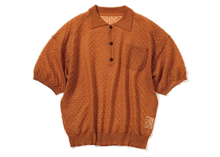 細糸で編まれたシアーニット。微光沢が上品なレンガ色。￥17,600（プロヴォーク／ジャーナル スタンダード レリューム ルミネ新宿店）