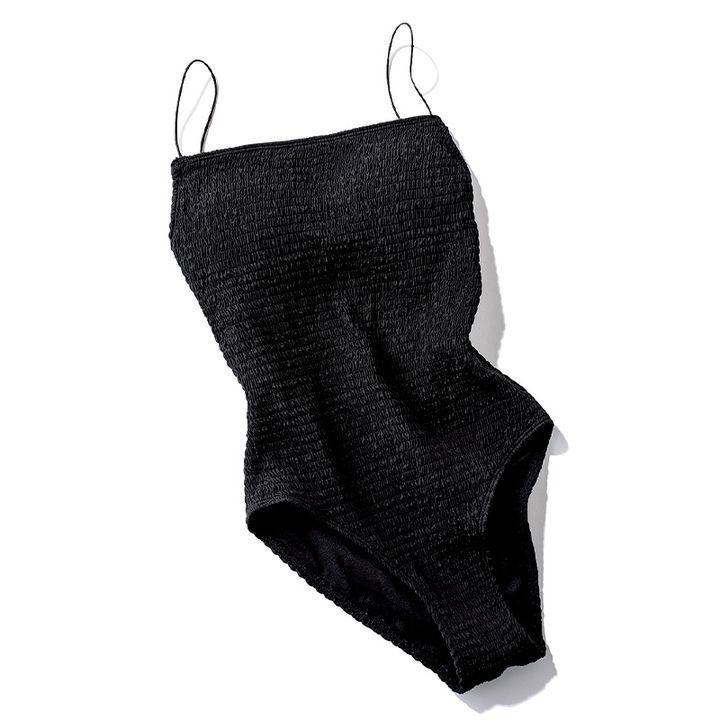 日本発のブランドMIZUASOBIの表情豊かな大人な水着