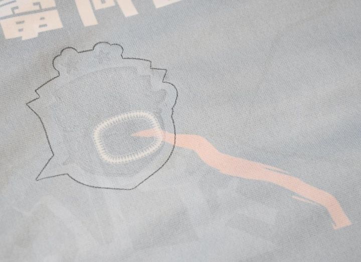 好調J2クラブ、鉄道デザインの限定ユニフォームを発表！エンブレム裏の“仕掛け”が面白い