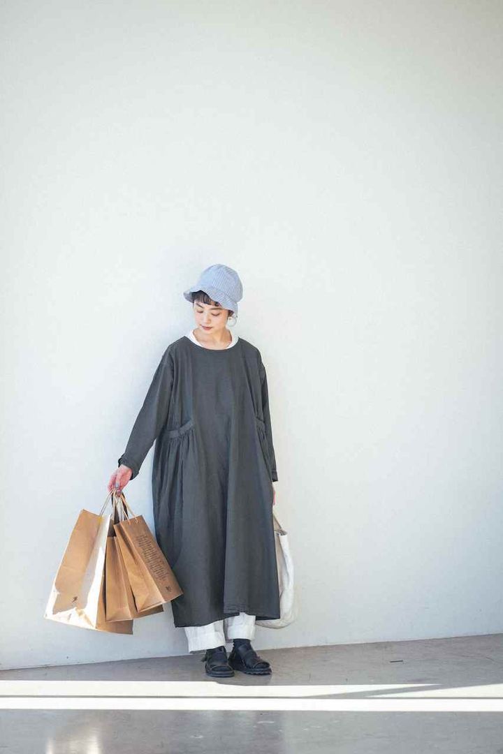 大人がハマる初夏の“グレー”コーデ5選。シックなカラーで洗練された装いに【FUDGE FRIEND おしゃれさんの毎日コーディネート】