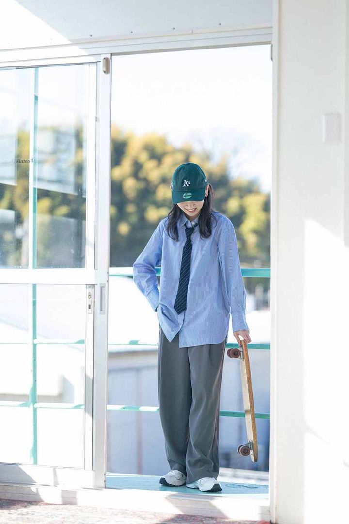 大人がハマる初夏の“グレー”コーデ5選。シックなカラーで洗練された装いに【FUDGE FRIEND おしゃれさんの毎日コーディネート】