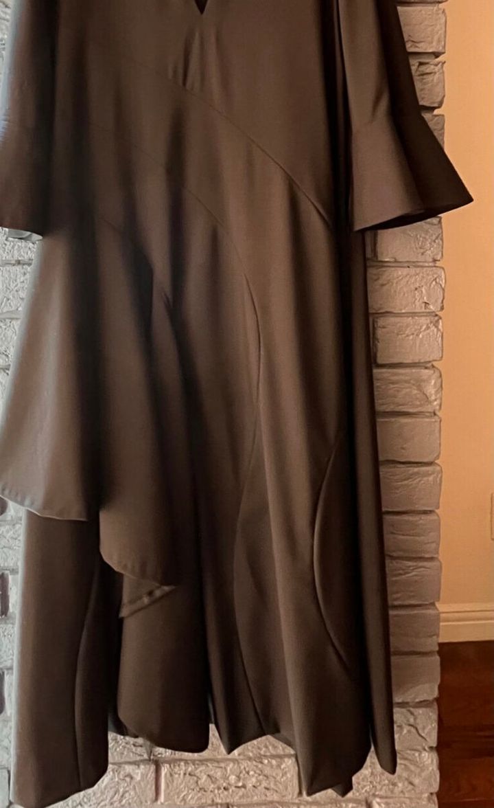 ミラ ショーン チカ バイ キサダのワンピース