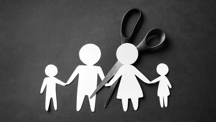 その“目覚め”は家族崩壊の合図だった