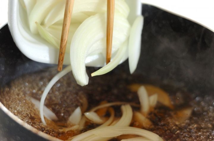 豚とミツバの卵とじの作り方1