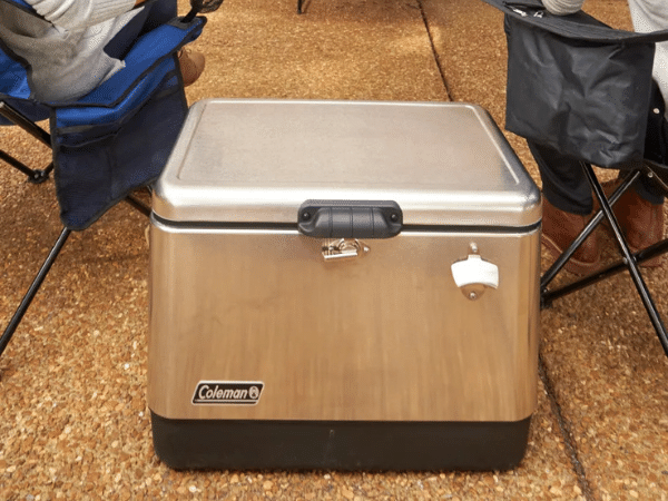 夜のキャンプに役に立つ！100均で買えるUSBライトが神コスパで優秀すぎる！