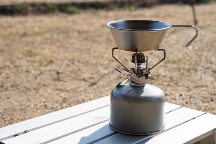 “キャンプ上級者”は買ってる！雨キャンプを快適に過ごす神ギア5選