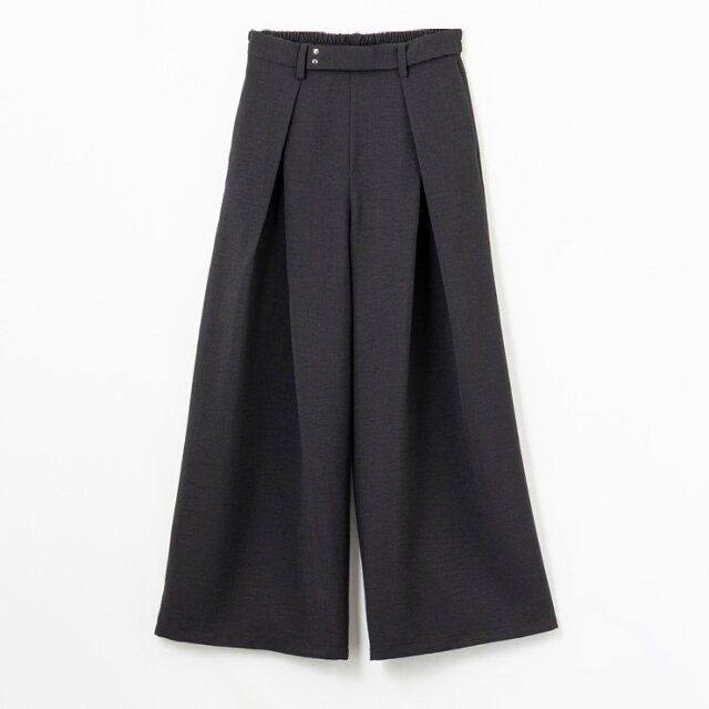 しまむらのタックワイドパンツ
