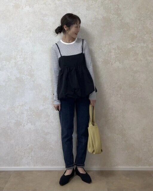 2025gu女性おすすめバブルヘムキャミソールお手本コーデ