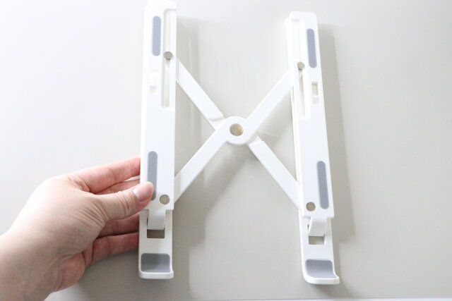 折りたたみ式PC・タブレットスタンド（ホワイト） 幅調節