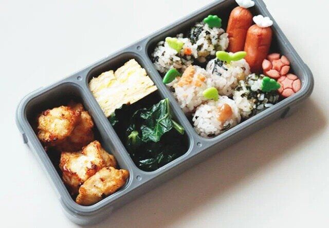 ダイソー ランチボックス 薄型 使用例