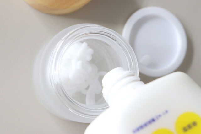 ガラスクリームボトル ウッド調 15g 詰め替え