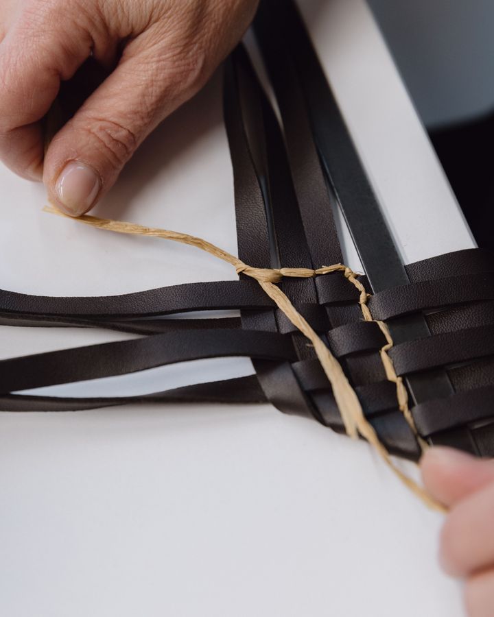 製作はすべて職人による手作業。