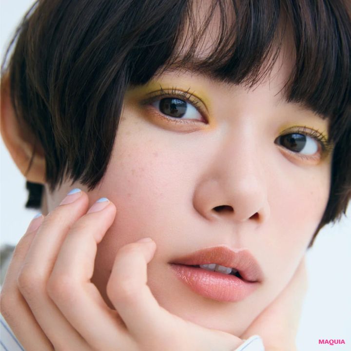 杉咲 花さん、朝晩のシートマスクで褒められ肌に。初買いコスメは憧れの赤ネイル_2