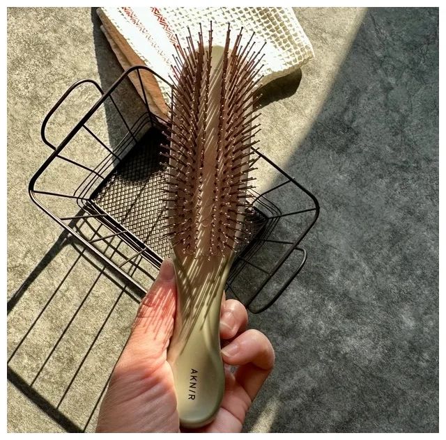 AKNIR（アクニー） シャンプーブラシの口コミ