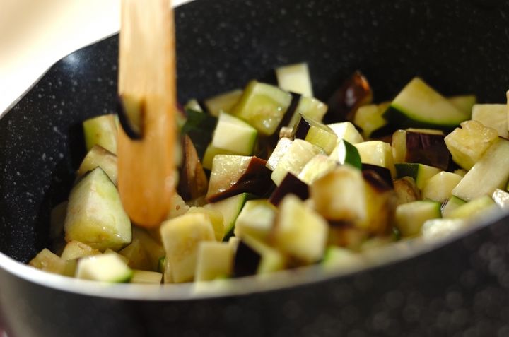 夏野菜たっぷり！カポナータの作り方1