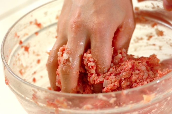 チーズハンバーグの作り方1