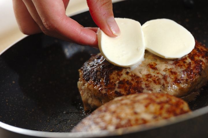 チーズハンバーグの作り方4