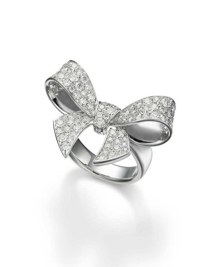 「ボウ チャーム」リング（WG×ダイヤモンド）￥1,650,000