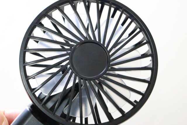 ハンディファン（角度調整可能、スタンド付） ファン