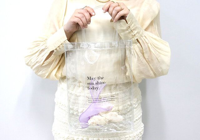 ビニールマルシェバッグ（ポケット付、シンプル） サイズ感