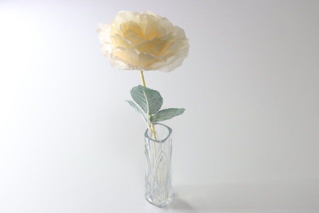 割れにくい花瓶一輪挿し（ボトル型） 使用例