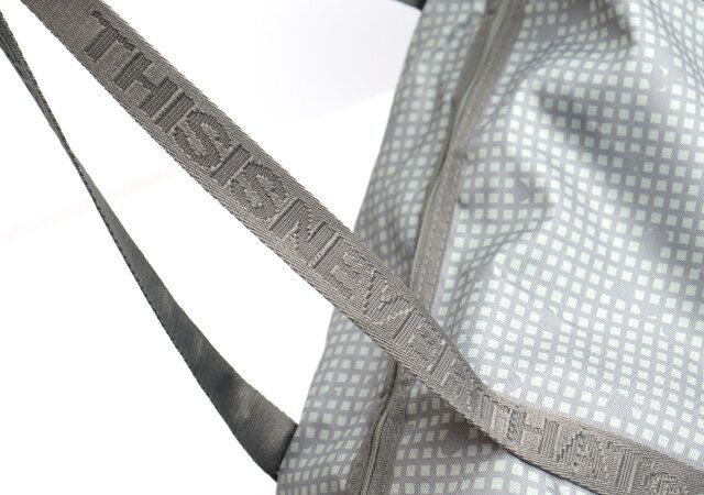 宝島社の付録のディスイズネバーザットのボストンバッグ3