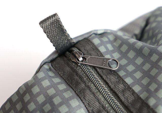 宝島社の付録のディスイズネバーザットのボストンバッグ4