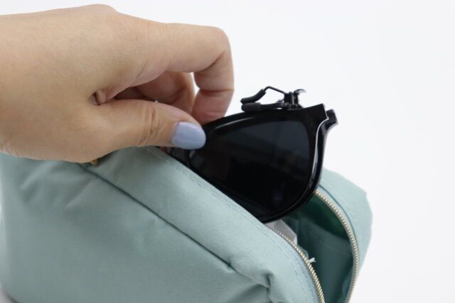 ダイソー 折り畳みクリップオンサングラス 折りたたみ 持ち運び