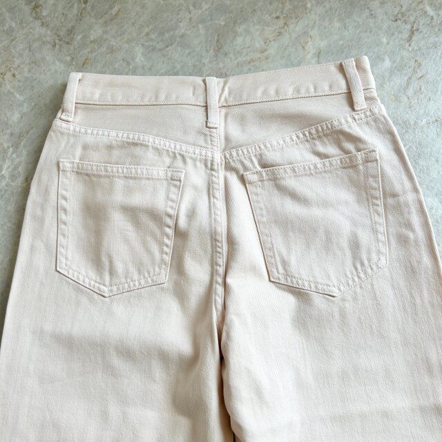 ユニクロ ワイドストレートジーンズ 後ろ側