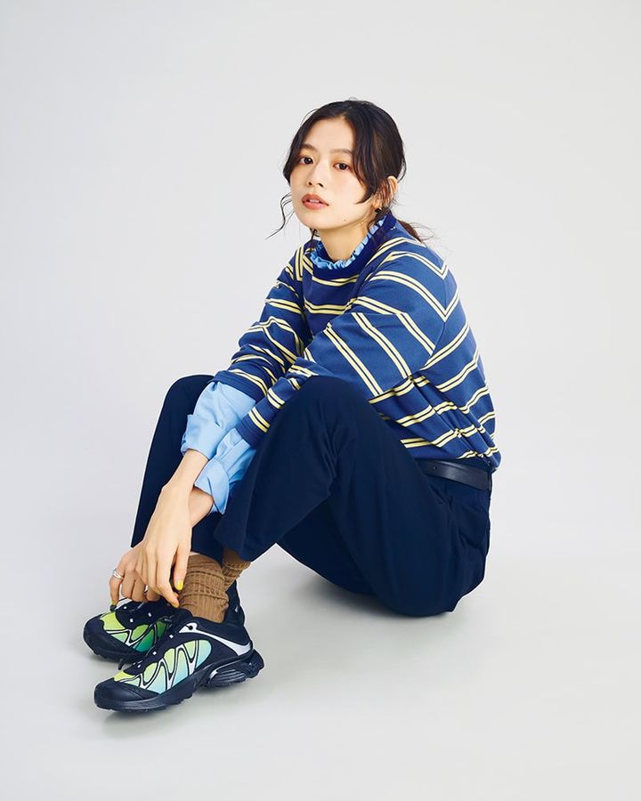 チノパンでつくるスニーカーコーデ