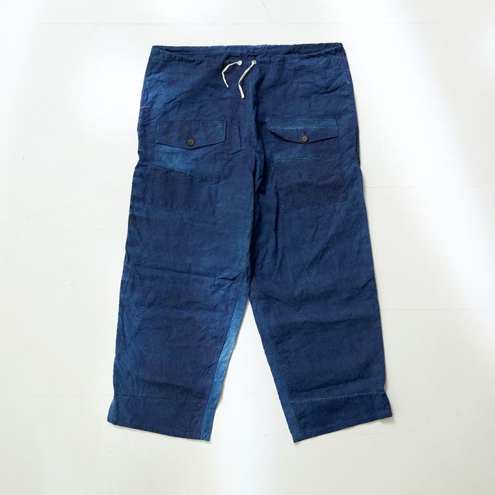 〈ブラケット〉のオリジナルパンツ