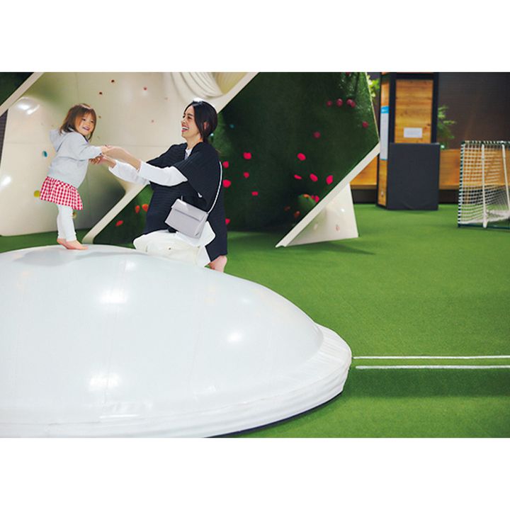 跳んで楽しめるふわふわドーム