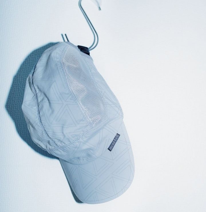 サイドパネルにメッシュを採用したモンベルのキャップ