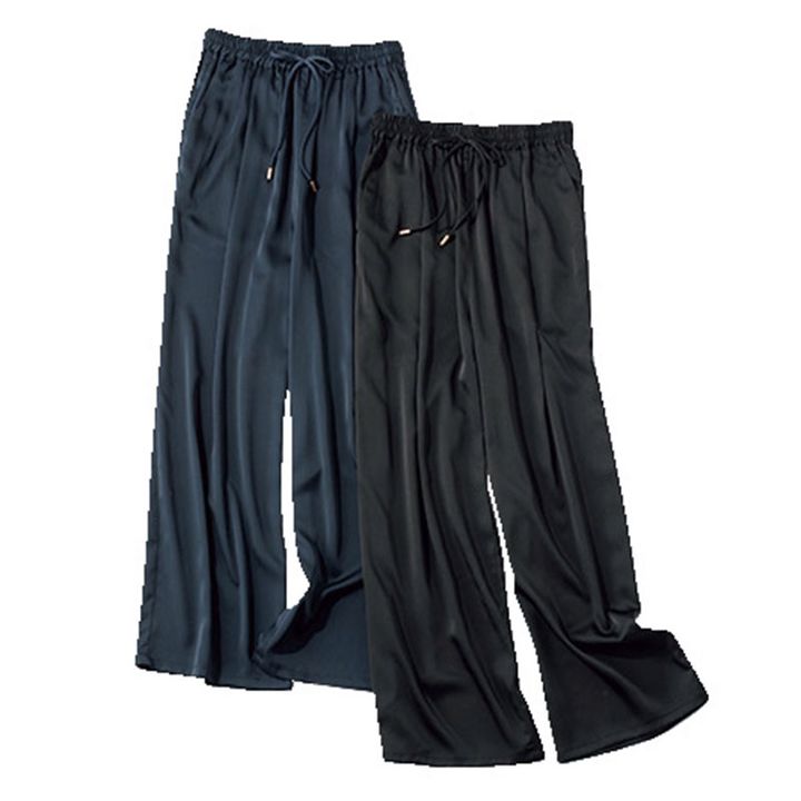 サテンのパンツ