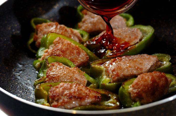 初心者も簡単！ピーマンの肉詰め照り焼きにの作り方3