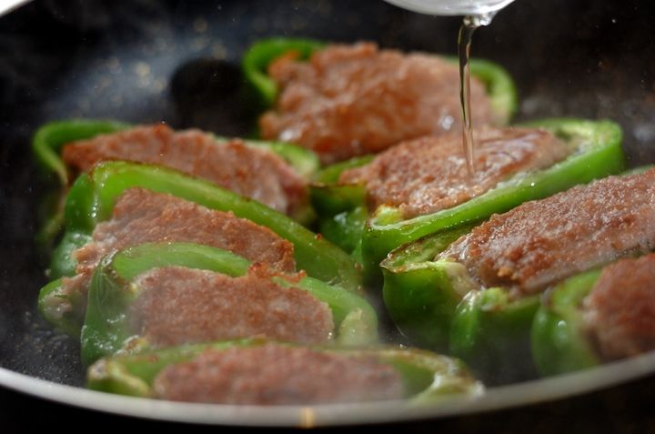 初心者も簡単！ピーマンの肉詰め照り焼きにの作り方2