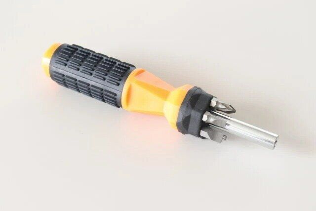 ダイソー 6本差替ドライバー