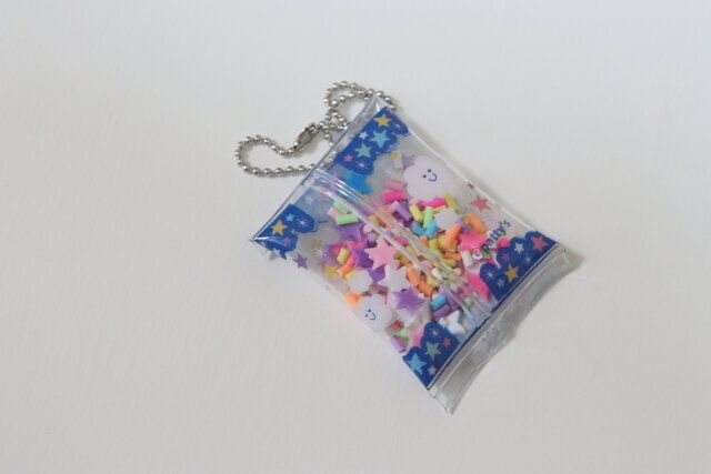 シャカシャカキーホルダーFunny 背面