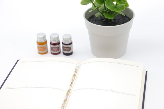 スリーピー ラインストーンガラスペン（YL） デザイン