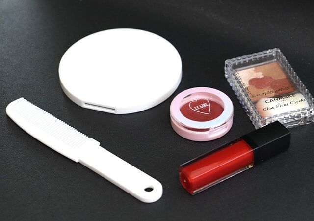 ダイソー くし付ハンドミラー（ラウンド） セット内容