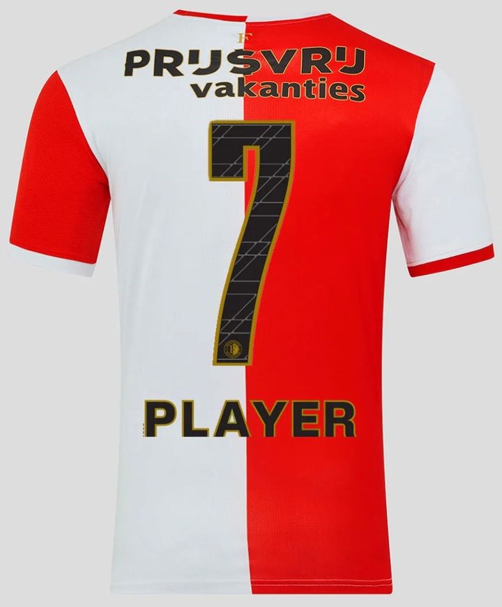 日本代表FW所属の名門チーム、新ユニフォームを発表！同じようで「実は違う」色とは？