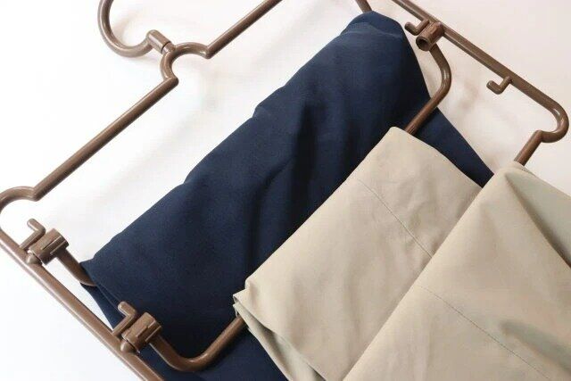 ダイソー プラスチックズボンハンガー 3段