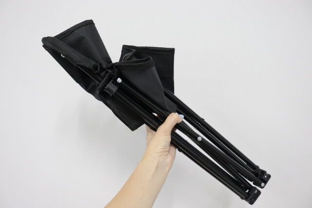 ダイソー 折りたたみアウトドアチェア（収納袋付、背もたれ付） サイズ感