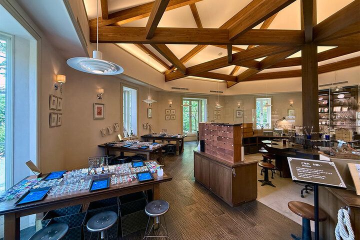 世界でひとつのアクセサリー作り体験や名物カレーランチも♪ 初夏の「箱根強羅公園」でゆったり花さんぽ