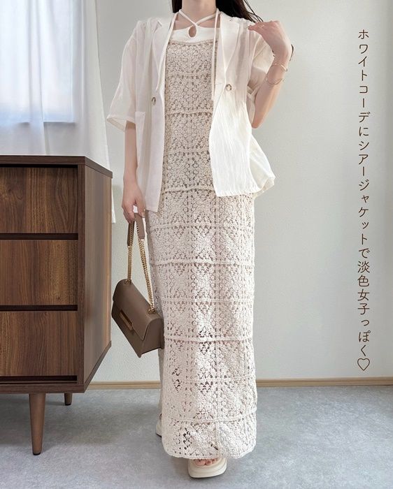 しまむらのホワイトの「シアージャケット」×クロシェレースワンピース