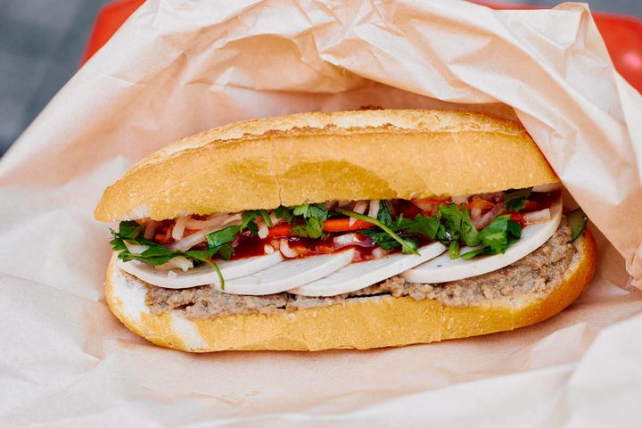 ミミガー入りのベトナムハムが後引く旨さの「ハム＆パテのバインミー」790円