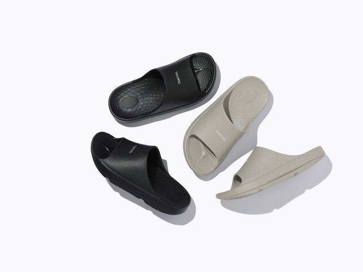 画像: 「Recovery Sandal」各￥7,920※【バーニーズ ニューヨーク】六本木店のみ販売 出典：TENTIAL